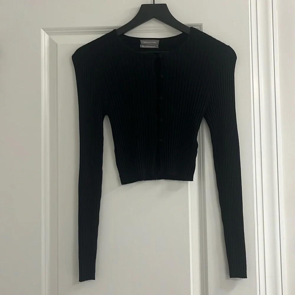 black long sleeve button up - Picture 3 of 4